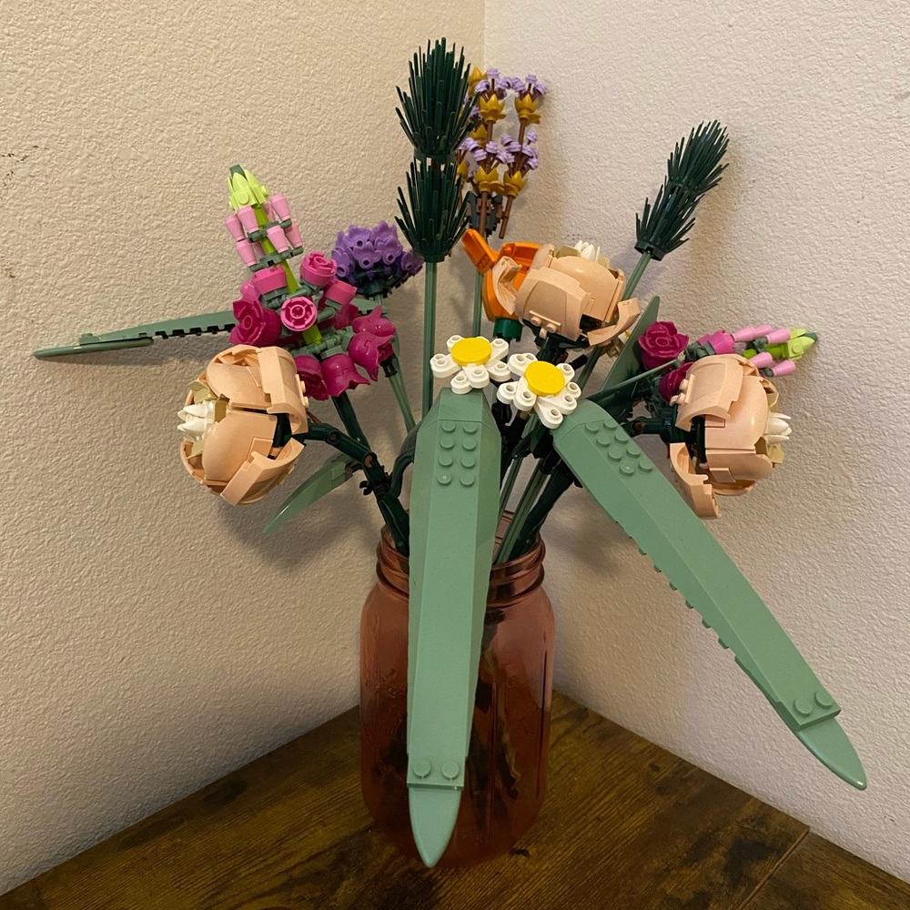 Lego flower bouquet